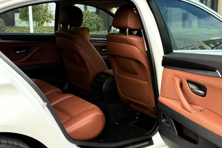 Used BMW 5 Series 2014 520Li Elegant Model
