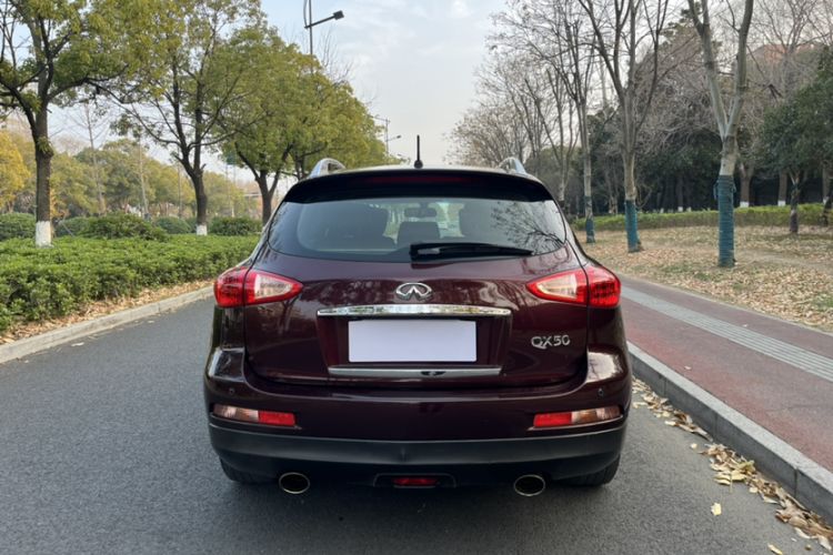 Used Infiniti QX50 2013 2.5L Two-Wheel-Drive Elegant Edition