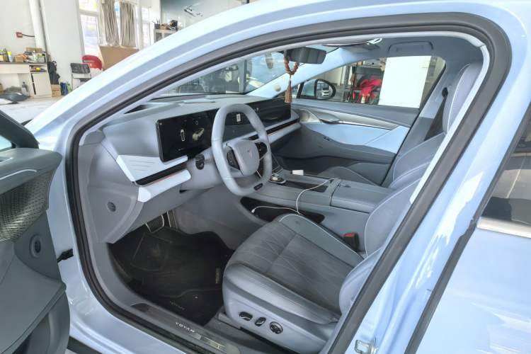 Used VOYAH PASSION 2023 Four-Wheel Drive Long-Range Version Interior 4