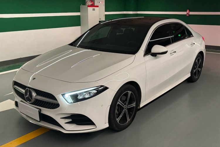 Used Mercedes-Benz A-Class 2022 Revised Version A 200 L Sport Sedan Fashionable Style Front Left 45 Deg
