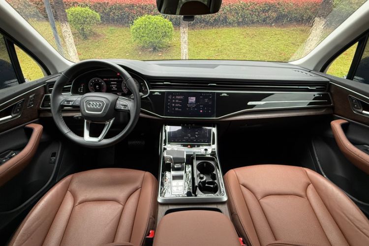 Used Audi Q7 2025 45 TFSI quattro S line Black Warrior Edition Interior 1