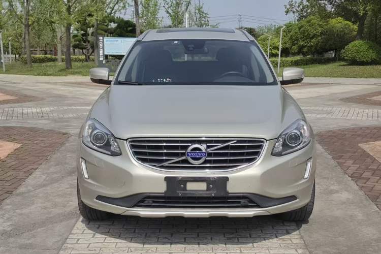 Used Volvo XC60 2017 T5 AWD Smart Upgrade Model Exterior 8