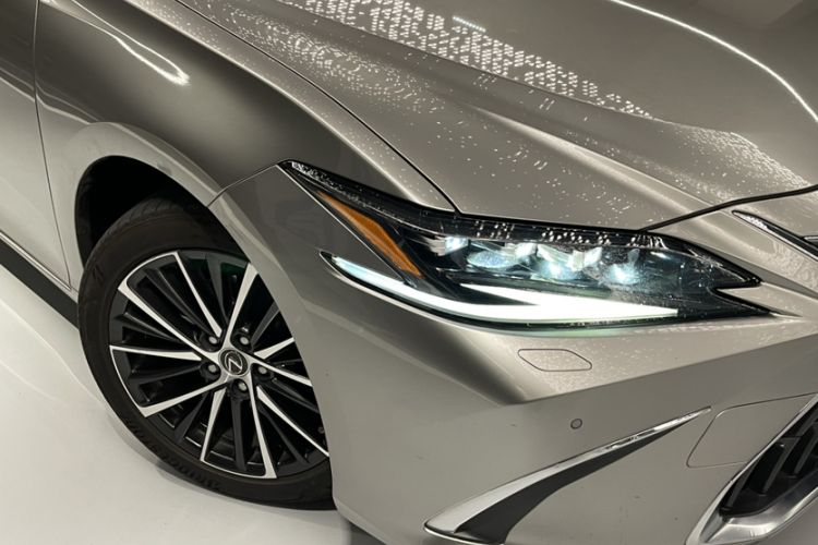 Used Lexus ES 2021 300h Premium Edition
