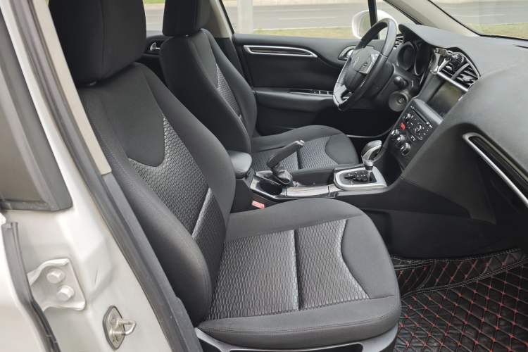 Used Citroen C4L 2015 1.8L Automatic Luxury Edition Right Front Seat