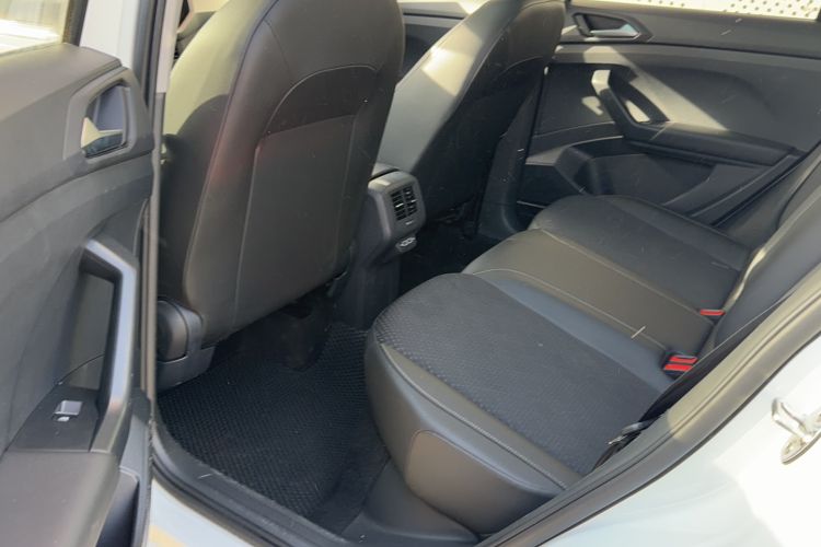 Used Volkswagen Tacqua 2021 200TSI DSG JoyConnect Edition