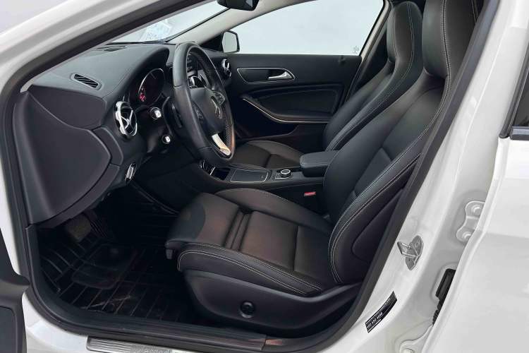 Used Mercedes-Benz GLA 2018 GLA 220 4MATIC Sport Edition Interior 1
