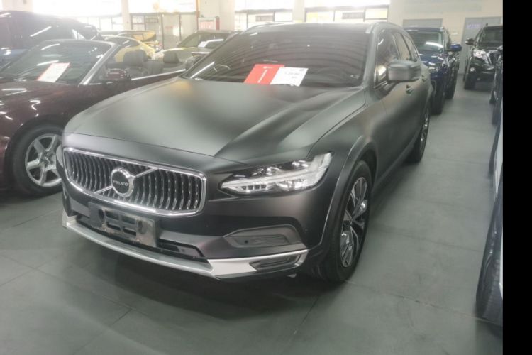 Used Volvo V90 2023 Cross Country B5 AWD Smart Range Edition