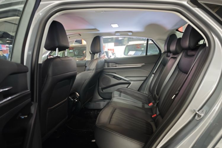 Used Ford Mondeo 2025 2.0T EcoBoost Luxury Version