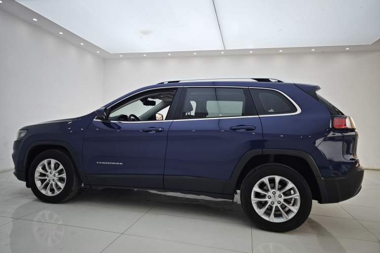 Used Jeep Cherokee 2019 2.0L 2WD Premium Edition China VI