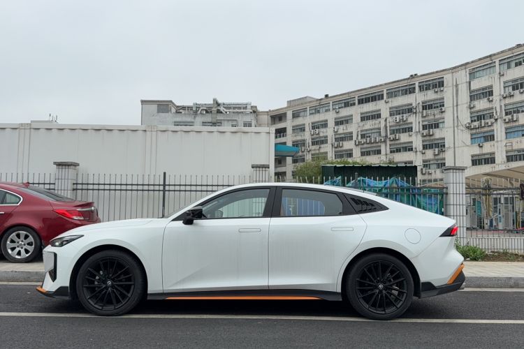 Used CHANGAN UNI-V 2024 1.5T Prestige Sport Edition Exterior 2