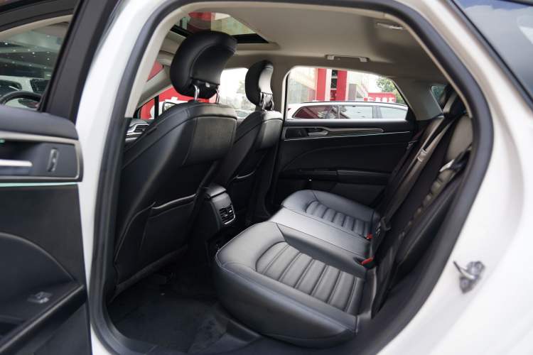 Used Ford Mondeo New Energy 2018 2.0 PHEV Smart-Controlled Fashion Edition China VI Standard
