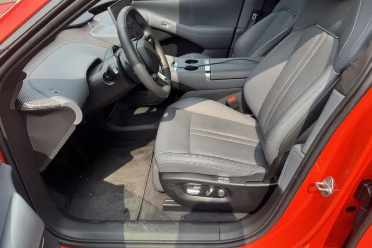 Used Xiaomi Auto YU7 2025 Ultra-Long Range High-Performance All-Wheel-Drive Max Edition
