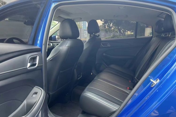 Used Roewe i5 2019 GL 20T Automatic 4G Connected & Ultra-Cool Play Edition