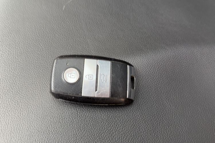 Used Kia Sportage R 2015 2.0L Automatic Two-Wheel Drive GLS Interior 1