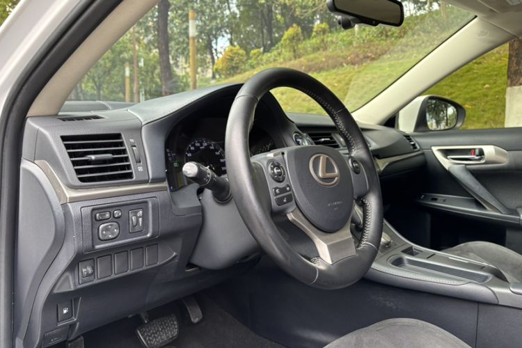 Used Lexus CT 2017 CT200h Elite Edition Solid Color China V Standard