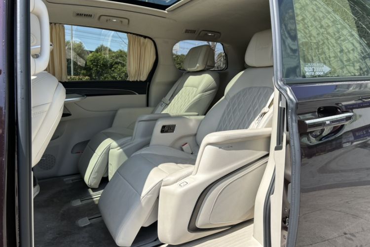 Used Buick GL8 2022 Avenir Aivia 7-Seater Deluxe Edition