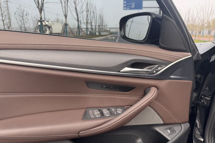 Used BMW 5 Series 2022 Second Facelift 530Li Leading Edition M Sport Package
