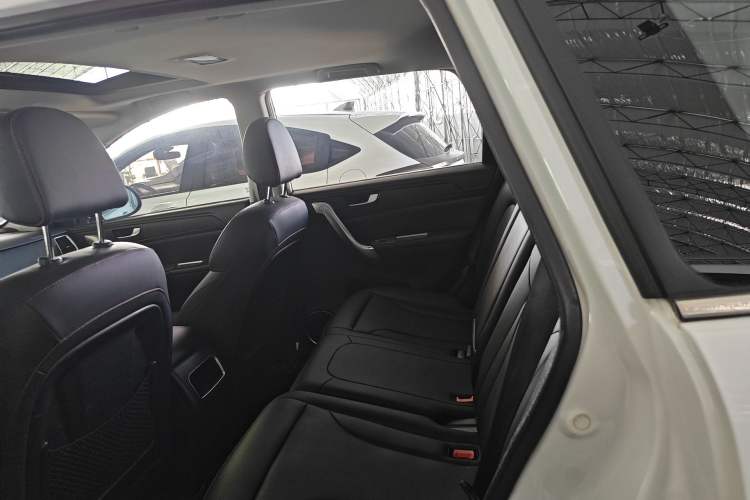 Used Haval H6 2015 Revised Version Sport Edition 1.5T Manual Transmission Two-Wheel Drive Elite Grade Interior 5