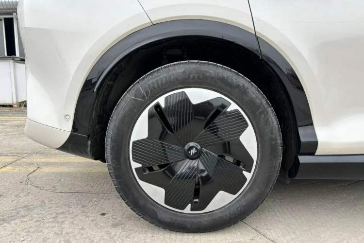 Used IM LS7 2023 77 kWh Urban Fit Rear-Wheel Drive Exterior 9