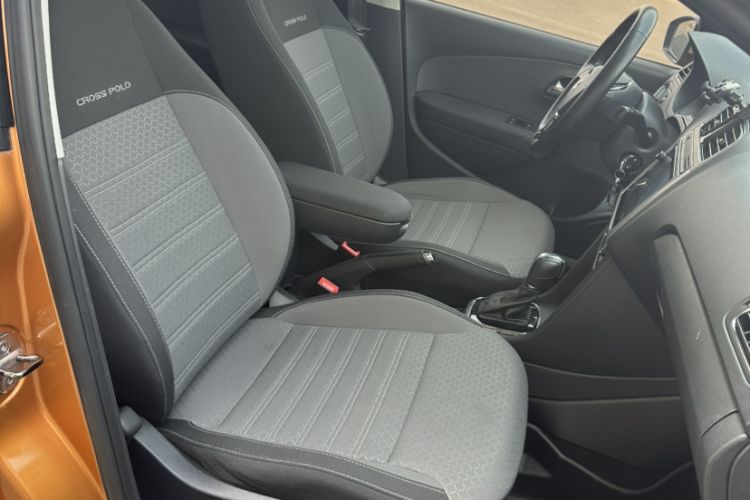 Used Volkswagen Polo 2018 1.5L Cross Polo Automatic
