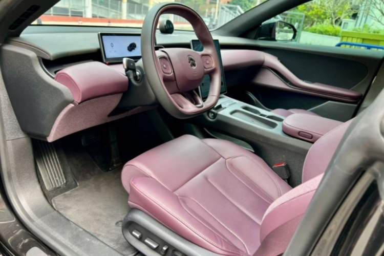 Used Nio ET5T 2024 75kWh Touring Interior 5