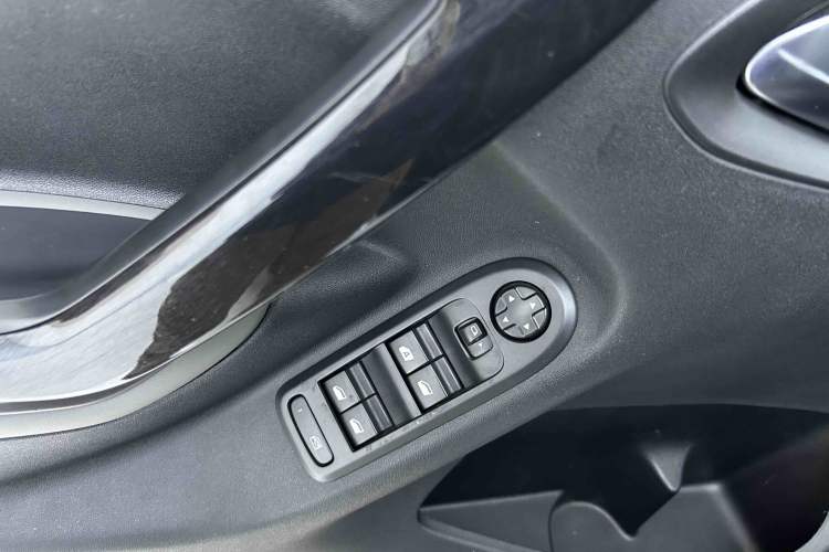 Used Citroen C3-XR 2019 230THP DCT ORIGINS Centennial Deluxe Edition Interior 7