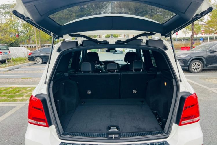 Used Mercedes-Benz GLK-Class 2015 GLK 300 4MATIC Fashion Edition Ultimate Version Trunk