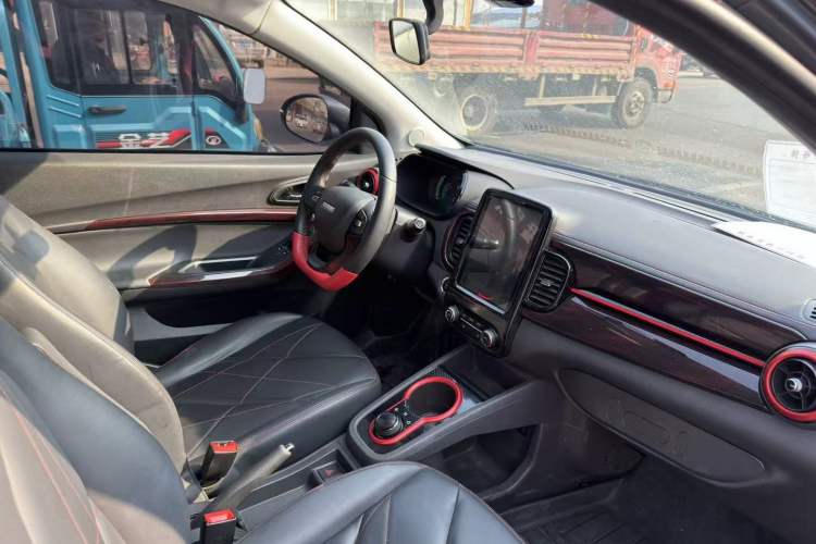 Used Chery Little Ant 2022 Sweet Pink Edition Half-Sugar Version Lithium Iron Phosphate 29.2 kWh 30 kW 301 km