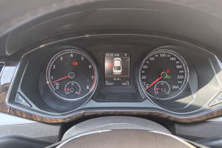 Used Volkswagen Passat 2016 3.0L V6 DSG Flagship Edition Odometer Close Up