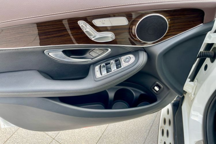 Used Mercedes-Benz GLC 2019 GLC 260 L 4MATIC Dynamic Model Interior 3