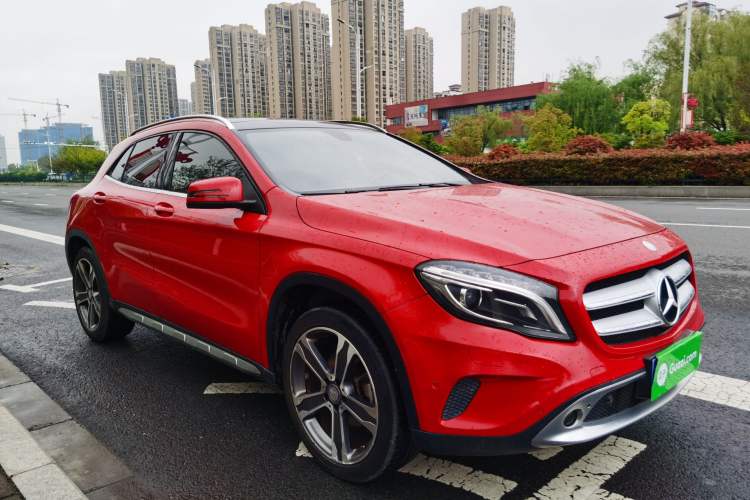 Used Mercedes-Benz GLA 2015 GLA 220 4MATIC Luxury Model Exterior 2