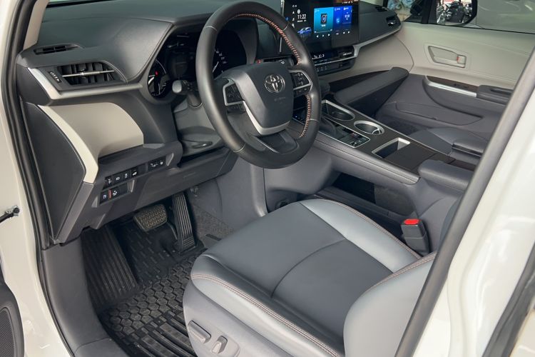 Used Toyota Sienna 2021 2.5L Hybrid Comfort Edition