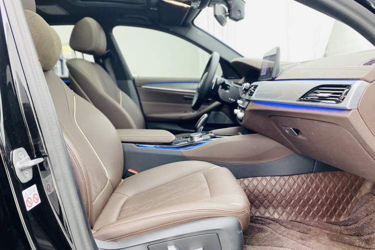 Used BMW 5 Series 2023 Restyled 530Li Leading Edition M Sport Package
