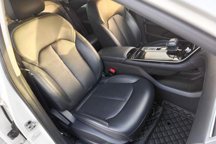 Used Rising ER6 2020 620 km Smart Edition
