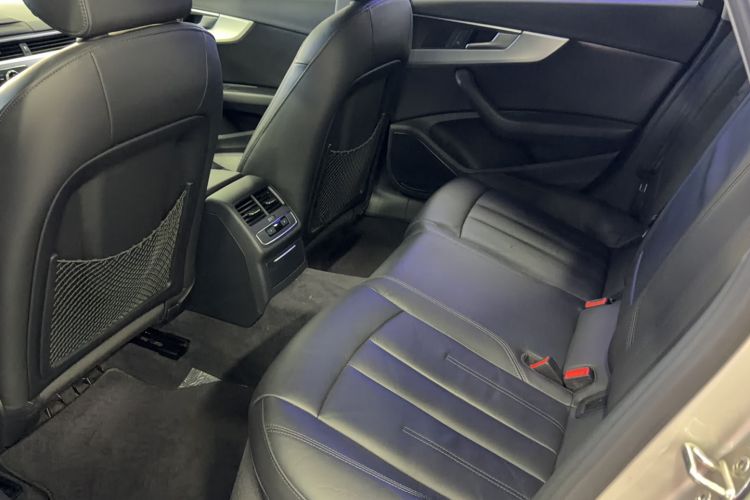 Used Audi A4L 2019 40 TFSI Fashion Edition China VI Emission Standard Left Rear Seat