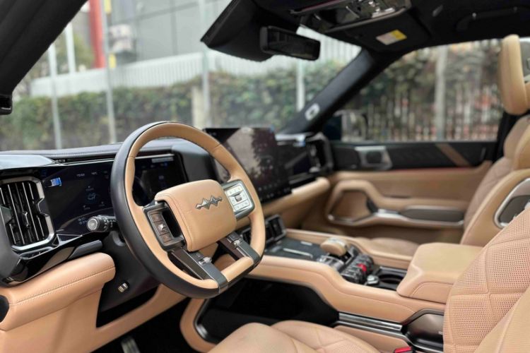 Used Formula Leopard Leopard 8 2025 Smart & Brave Flagship Edition 7 Seats