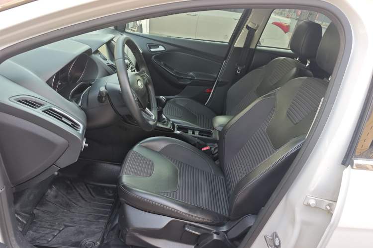 Used Ford Focus 2017 Sedan 1.6L Manual Fashion Edition Smart Drive Version