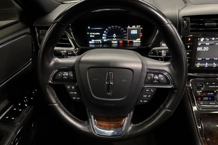 Used Lincoln Continental 2017 2.0T Two-Wheel-Drive Luxury Edition