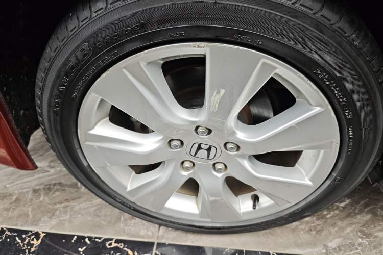 Used Honda Jade 2013 1.8L automatic Comfort version 5 seats Exterior 7