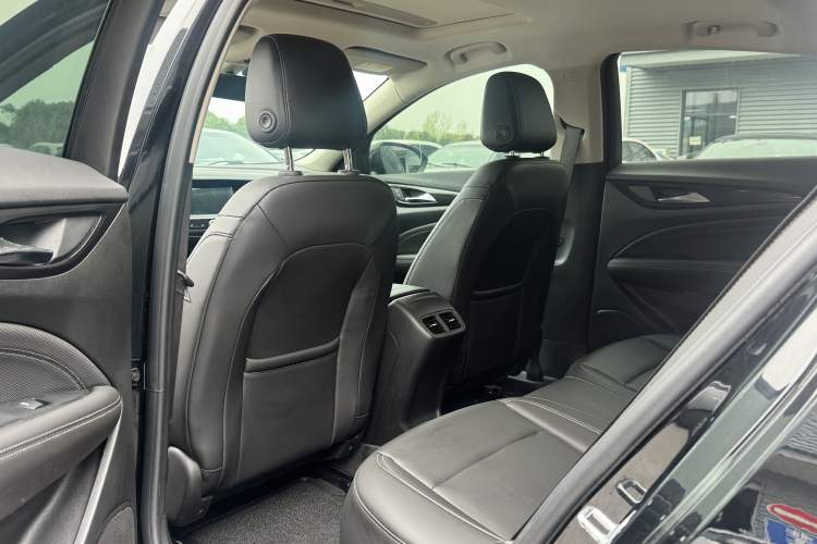 Used Buick Regal 2024 25T Deluxe Edition Interior 4