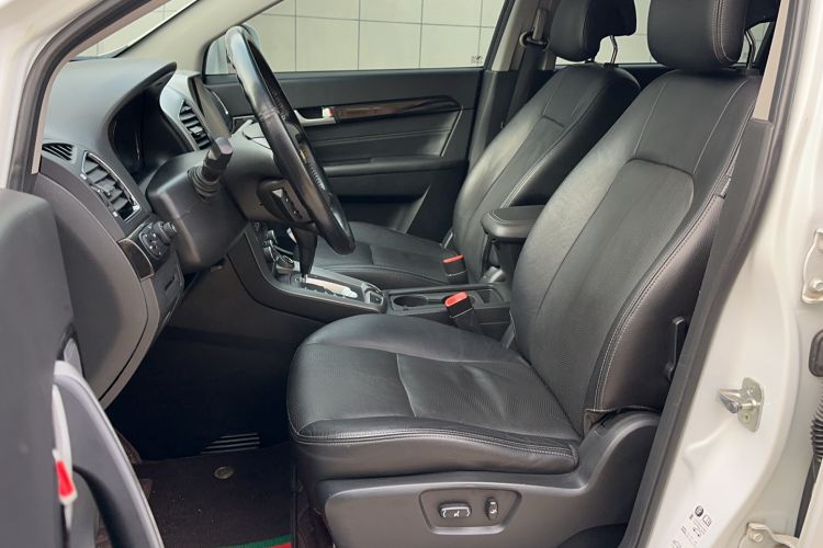 Used Chevrolet Captiva 2017 2.4L 4x4 Flagship Edition 7-Seater