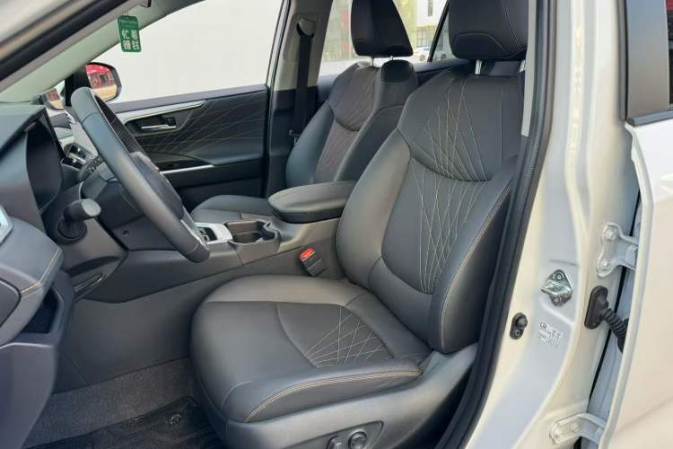 Used Toyota RAV4 2024 2.0L CVT Two-Wheel Drive Fashion Plus Edition