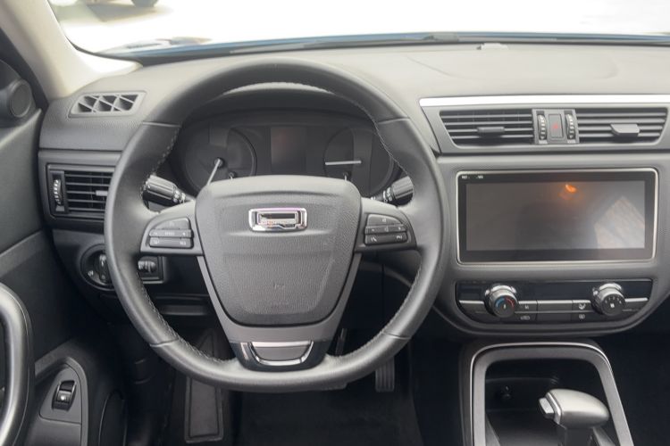 Used Qoros 5 2018 Revised Version 1.6T Automatic Leading Edition Interior 5