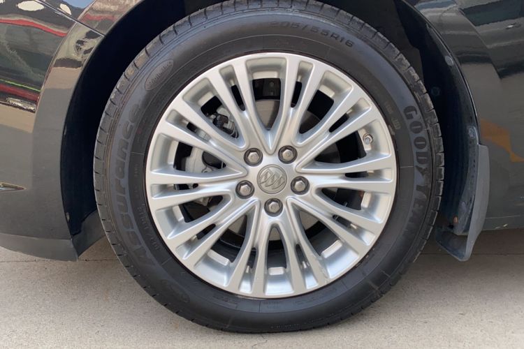 Used Buick GT 2015 15N Automatic Elite Version
