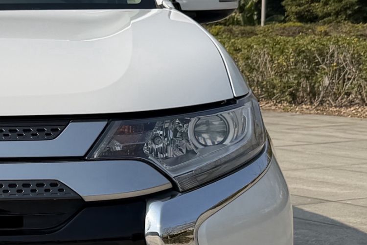 Used Mitsubishi Outlander 2019 2.0L Two-Wheel Drive Comfort Edition 5 Seats China VI Standard