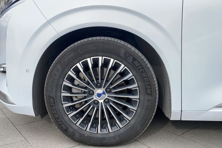 Used Denza D9 2022 DM-i 970 Four-Wheel Drive Flagship Model