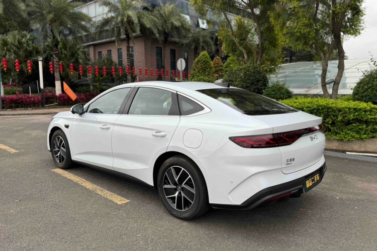 Used BYD Qin L 2025 DM-i Smart Drive 120KM Superior Model
