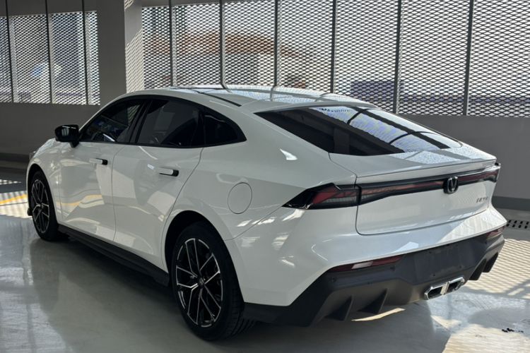 Used Changan UNI-V iDD 2024 Blue Whale Smart Electric iDD 136km Luxury Model
