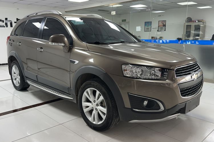 Used Chevrolet Captiva 2015 2.4L 4x4 Flagship Edition 7-Seater
