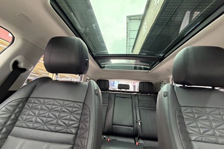 Used Land Rover Range Evoque 2022 Aurora L 249 PS R-Dynamic Collins Antique Bronze Special Edition Headliner